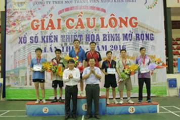 Câu lạc bộ cầu lông Xổ số Quảng Bình tham gia giải cầu lông Xổ số kiến thiết Hòa Bình ...